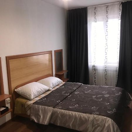 2 Rooms Apartment Near Kaznu, Botanical Garden,Un, Atakent, Forum Almaty Eksteriør bilde